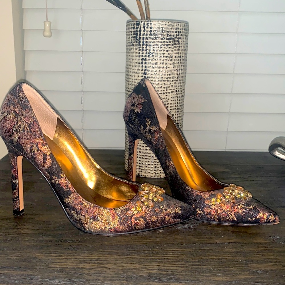 Beautiful stiletto heels With rhinestones